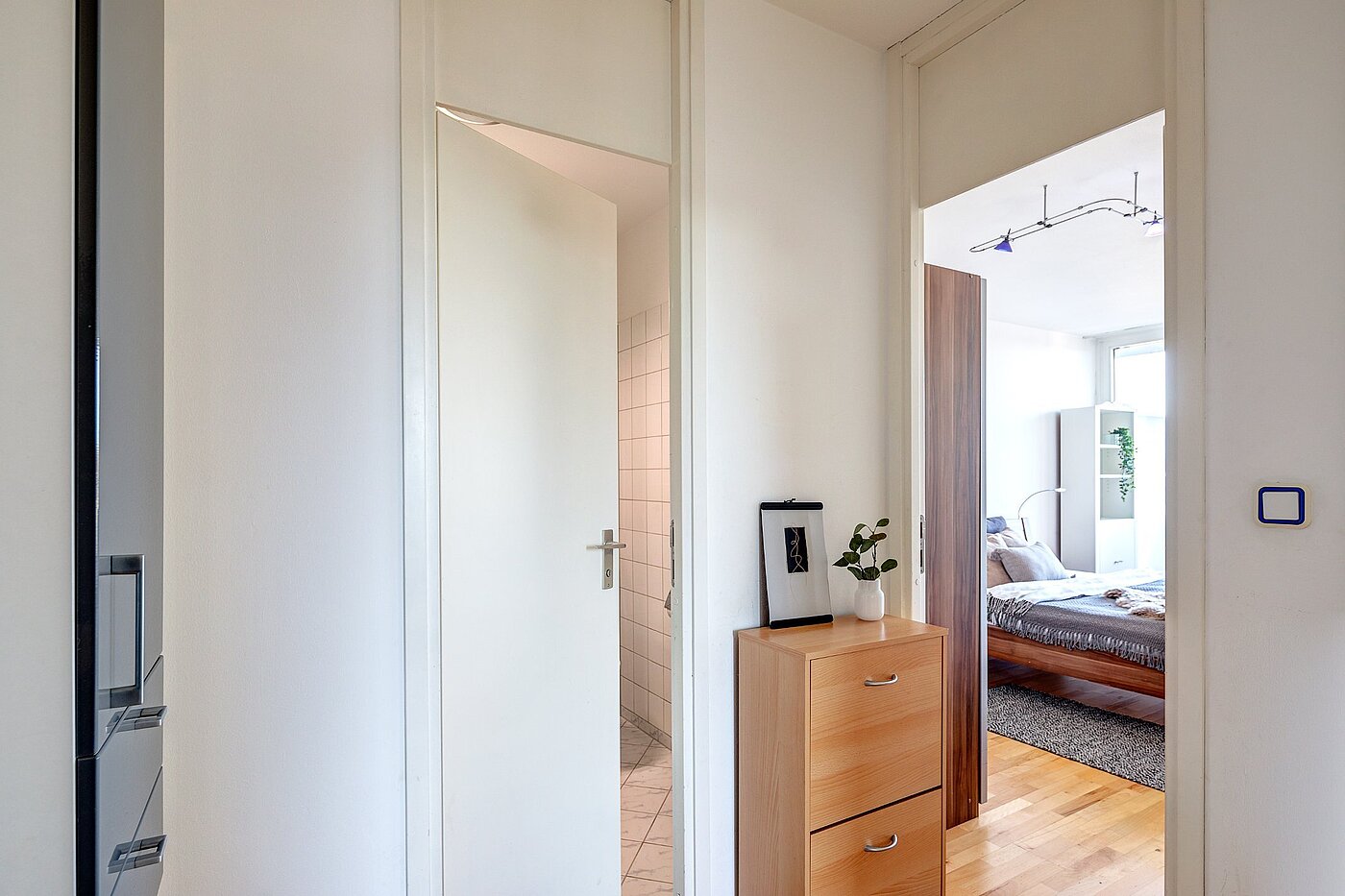 Etagenwohnung mit 2 Zimmern | München-Sendling-Westpark | 2010ML9 | Zugang zum Bad u. Schlafzimmer