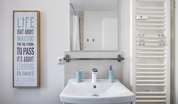 Etagenwohnung mit 2 Zimmern | München-Allach | 70412 | Helles...