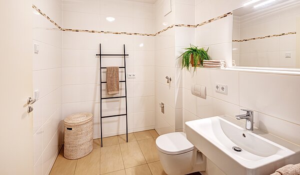 Etagenwohnung mit 2 Zimmern | München-Thalkirchen | 70493 | Geräumiges...