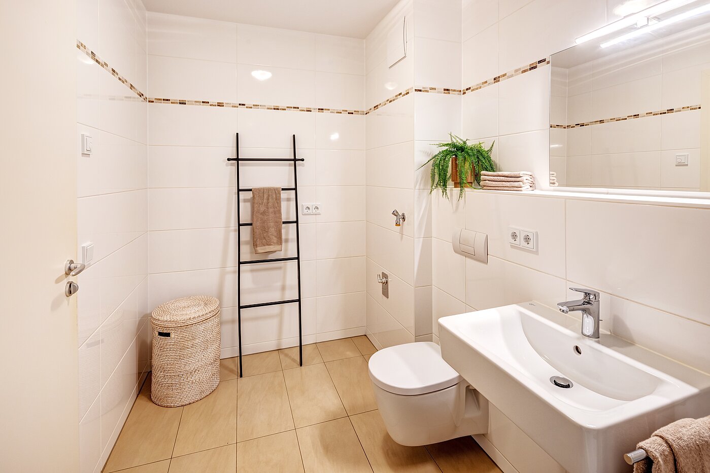 Etagenwohnung mit 2 Zimmern | München-Thalkirchen | 70493 | Geräumiges...