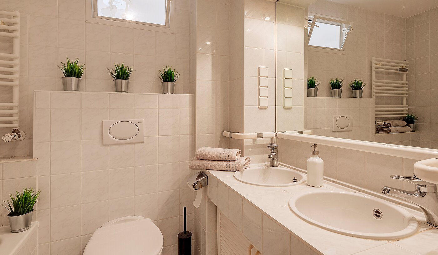 Etagenwohnung mit 2 Zimmern | München-Schwabing | 70130 | Bad...