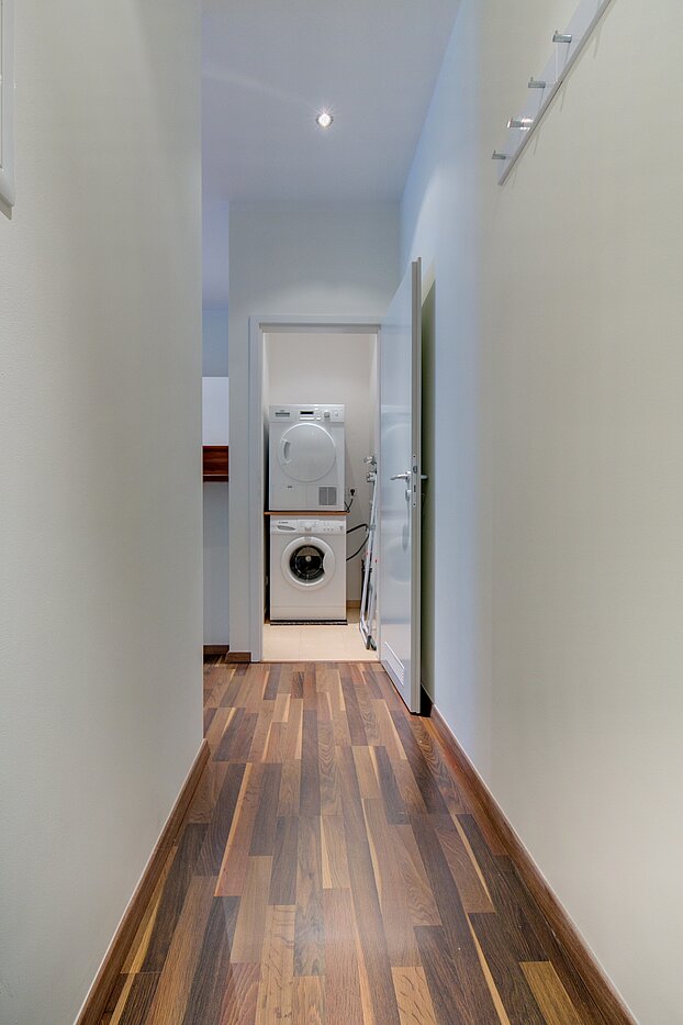 Erdgeschosswohnung mit 4 Zimmern | München-Neuhausen | 70471 | Flur vom Eingang kommend