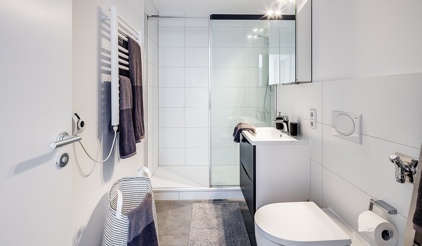 Etagenwohnung mit 2 Zimmern | München-Thalkirchen | 2107ML2 | ...mit Doppelduschkabine...