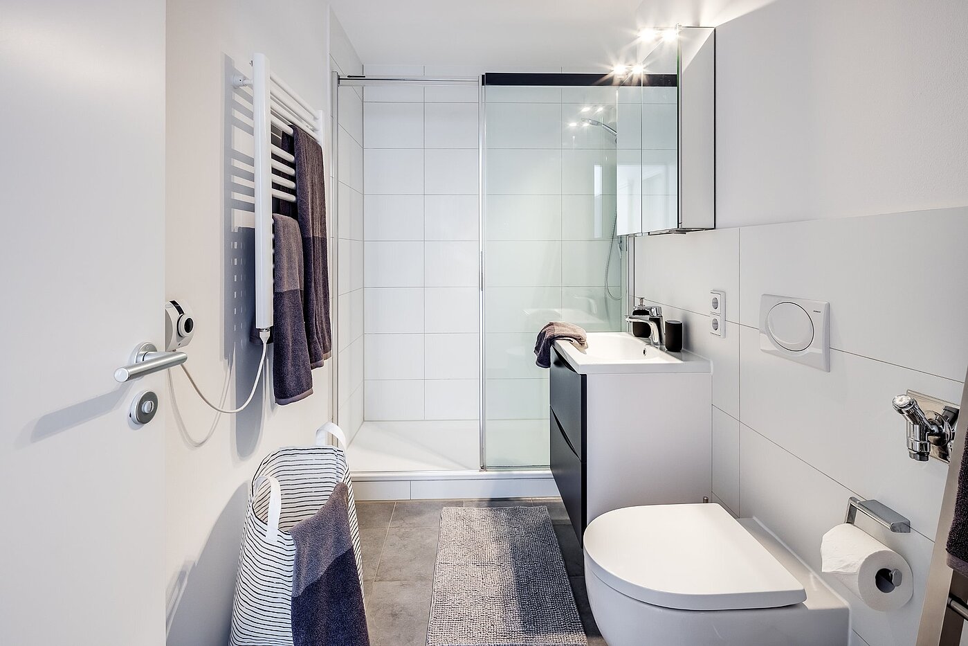 Etagenwohnung mit 2 Zimmern | München-Thalkirchen | 2107ML2 | ...mit Doppelduschkabine...