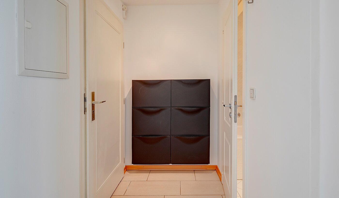 Etagenwohnung mit 2 Zimmern | München-Schwabing | 70130 | Diele Blickrichtung Eingang