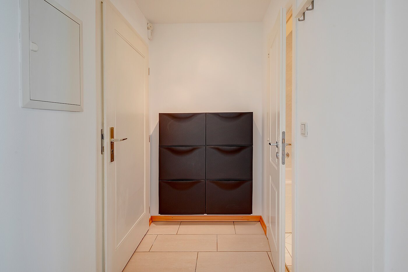 Etagenwohnung mit 2 Zimmern | München-Schwabing | 70130 | Diele Blickrichtung Eingang