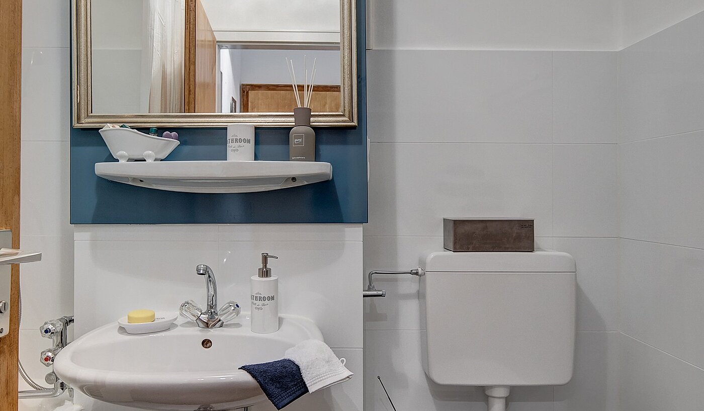 Etagenwohnung mit 1.5 Zimmern | München-Obergiesing | 70136 | ...Bad mit...