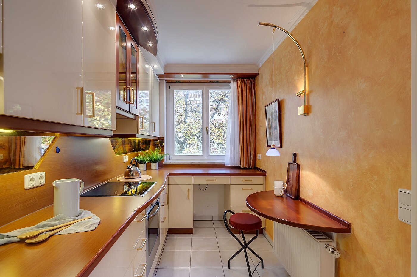 Etagenwohnung mit 2 Zimmern | München-Sendling | 2010ML1 | ...Zugang zur Küche...