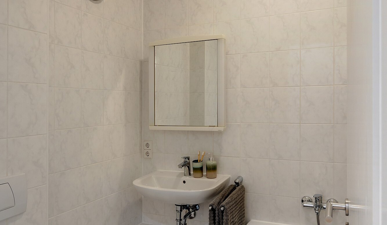 Etagenwohnung mit 1 Zimmer | München-Maxvorstadt | 2206ML5 | Edles, weiß gefliestes Bad...