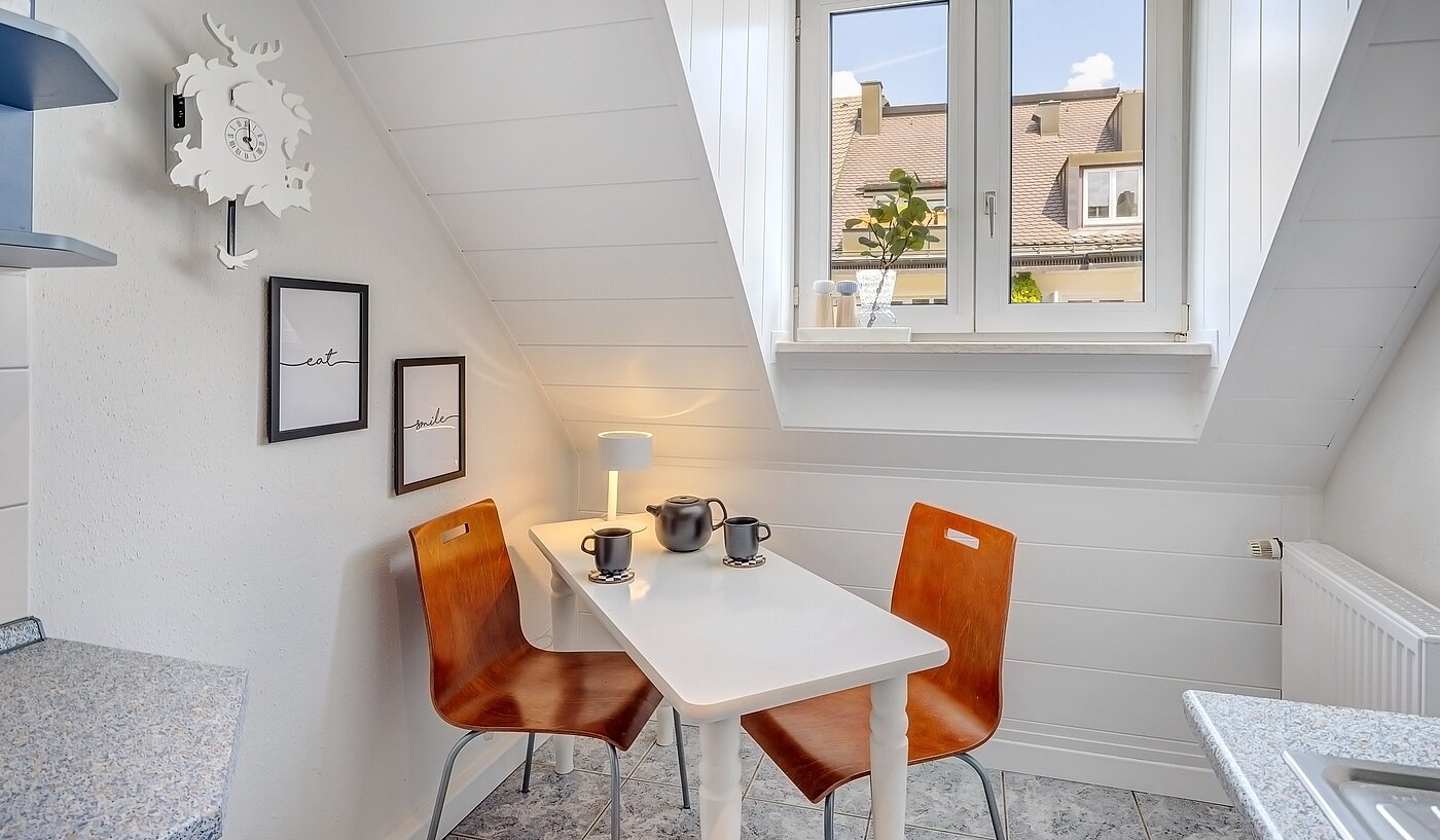 Etagenwohnung mit 1.5 Zimmern | München-Schwabing | 70014 | ...kleinem Essplatz