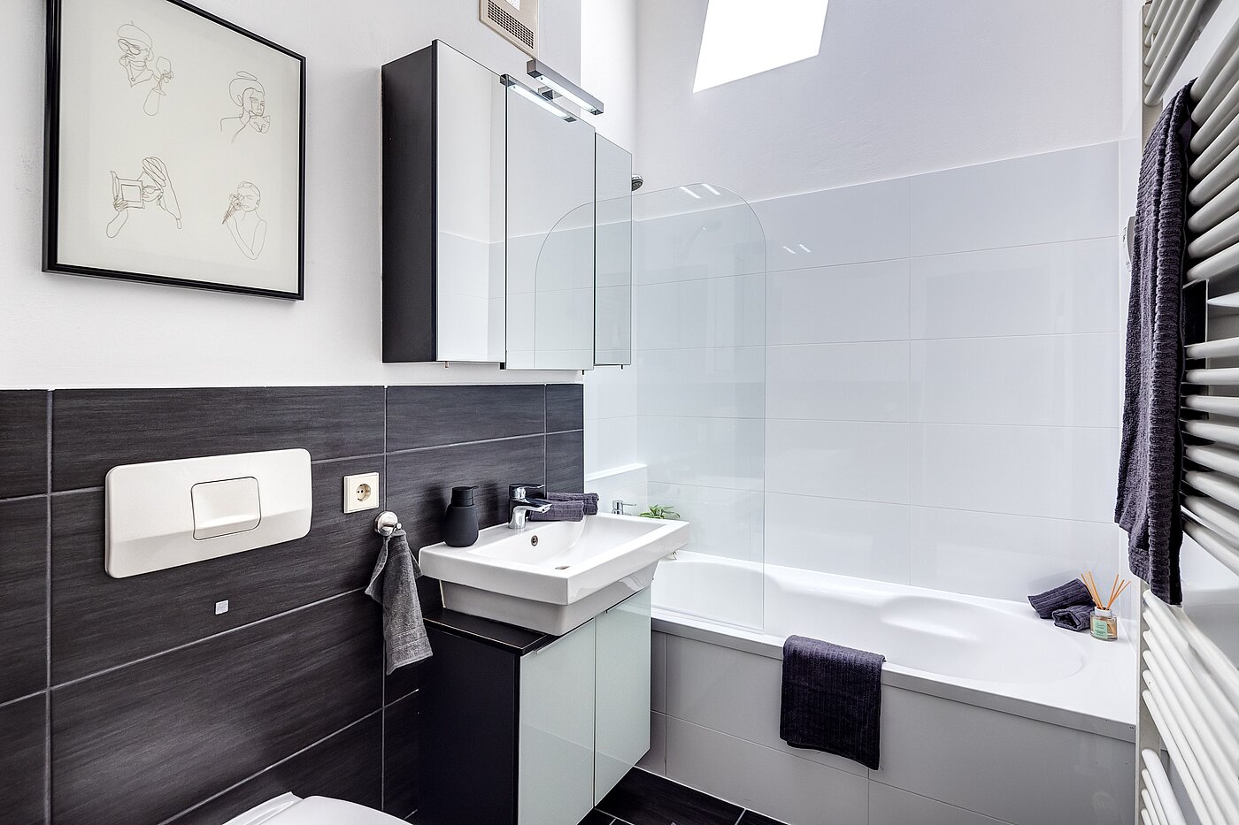 Etagenwohnung mit 2 Zimmern | München-Untermenzing | 70177 | Modernes Badezimmer...