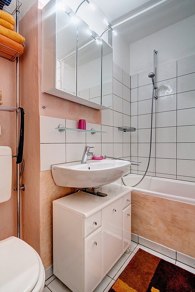 Apartment mit 1 Zimmer | München-Schwabing | 70257 | Bad mit...