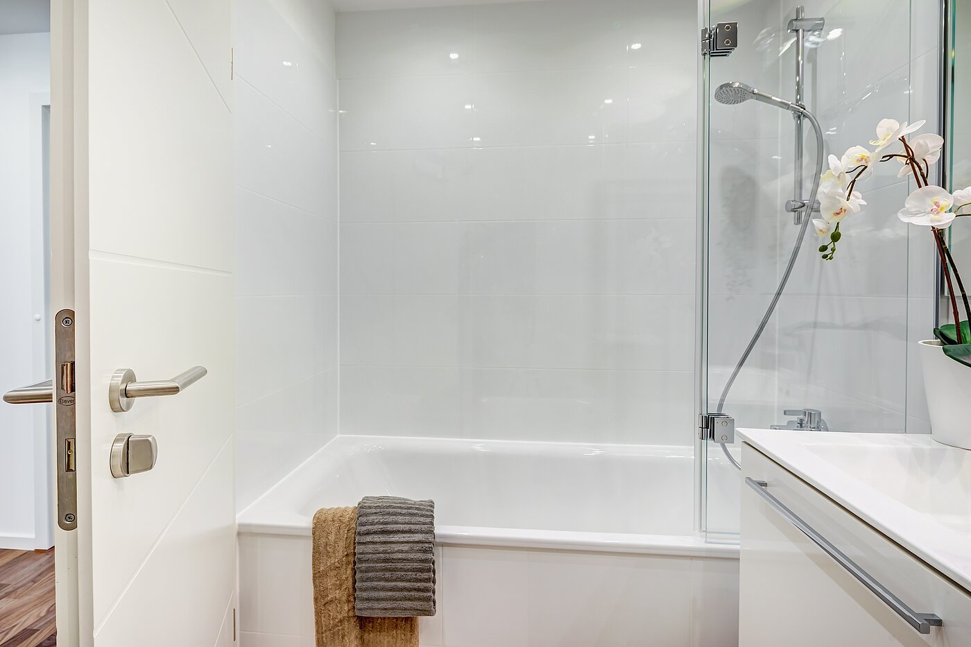 Etagenwohnung mit 2 Zimmern | München-Schwabing | 70434 | ...mit Badewanne
