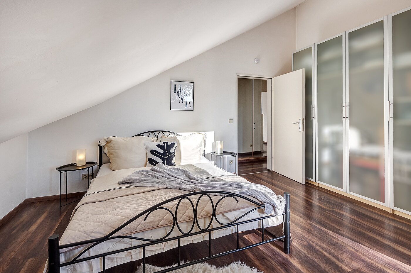 Etagenwohnung mit 2 Zimmern | München-Untermenzing | 70177 | Helles Schlafzimmer...