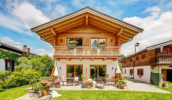 Etagenwohnung mit 6 Zimmern | 70095