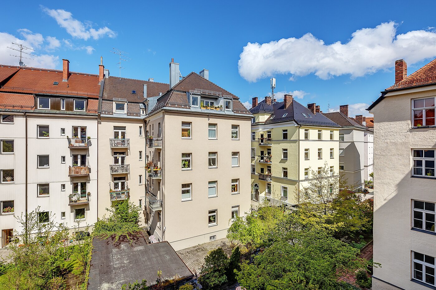 Etagenwohnung mit 1.5 Zimmern | München-Schwanthalerhöhe | 2211ML8 | Aussicht vom Balkon