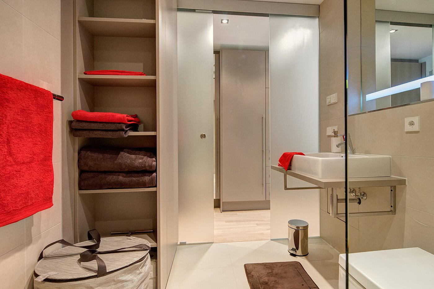 Erdgeschosswohnung mit 1 Zimmer | München-Bogenhausen | 2301ML3 | Geschmackvolles Badezimmer