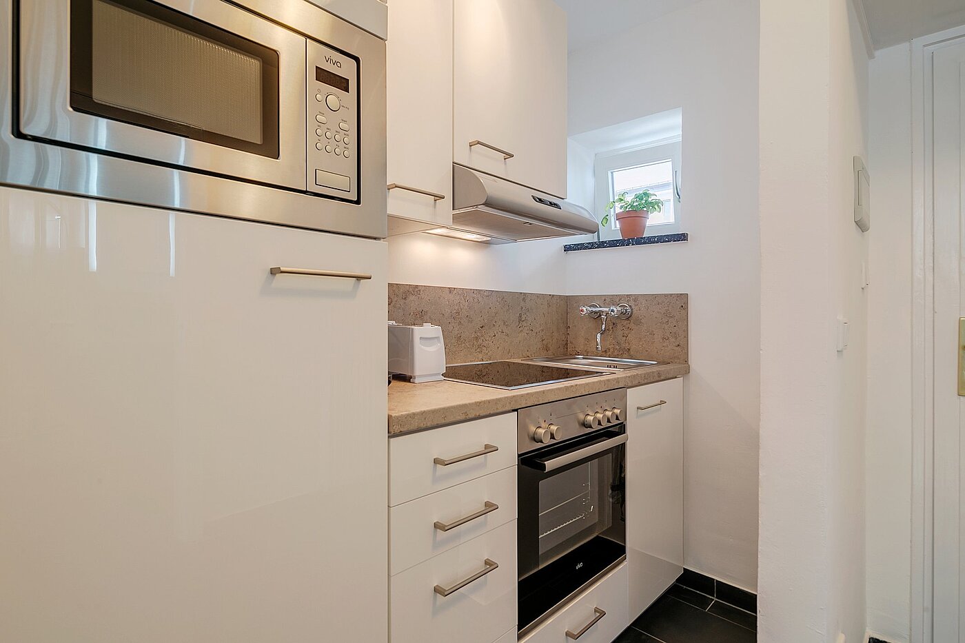 Etagenwohnung mit 1 Zimmer | München-Schwabing | 2105ML1 | Küche mit Fenster...