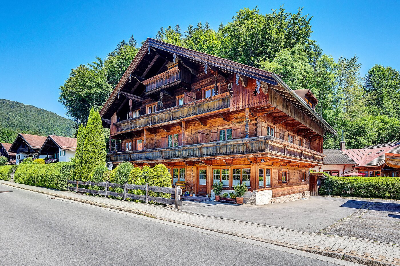 Dachgeschosswohnung mit 2 Zimmern | Bad Wiessee | 70017 | Hausansicht