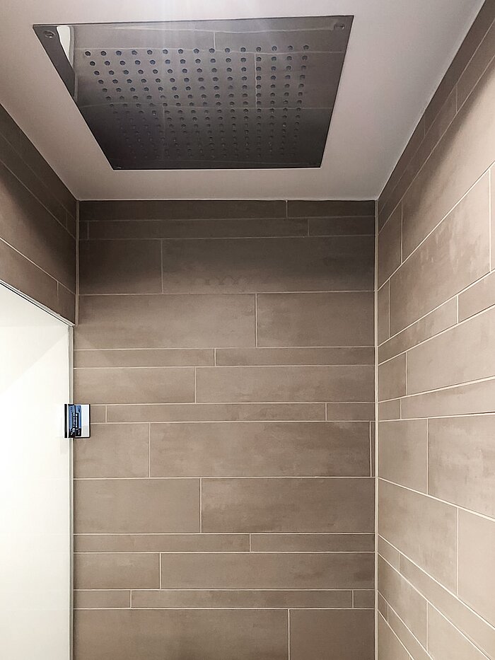 Erdgeschosswohnung mit 1.5 Zimmern | München-Lehel | 70149 | Regendusche im...