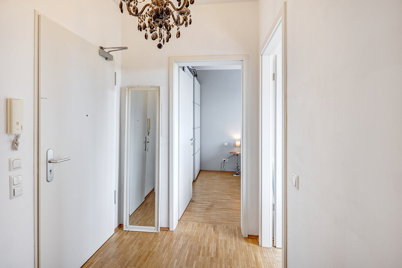 Etagenwohnung mit 2 Zimmern | München-Schwabing | 70153 | Eingangsbereich mit Blick Richtung Schlafzimmer