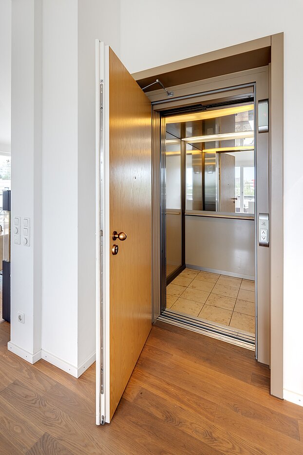 Penthouse mit 3.5 Zimmern | München-Oberföhring | 70237 | ...direktem Zugang zum Lift