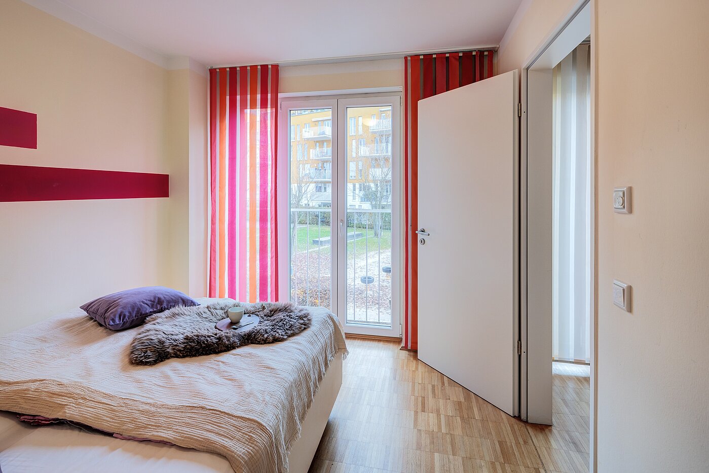 Etagenwohnung mit 2 Zimmern | München-Schwabing | 703161 | Blick zum Fenster