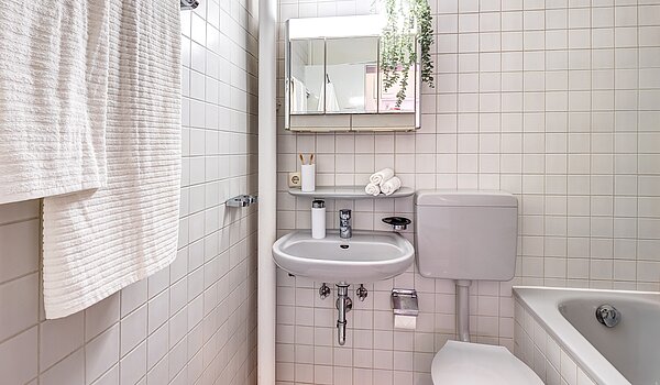 Etagenwohnung mit 1 Zimmer | München-Haidhausen | 70022 | Bad mit...