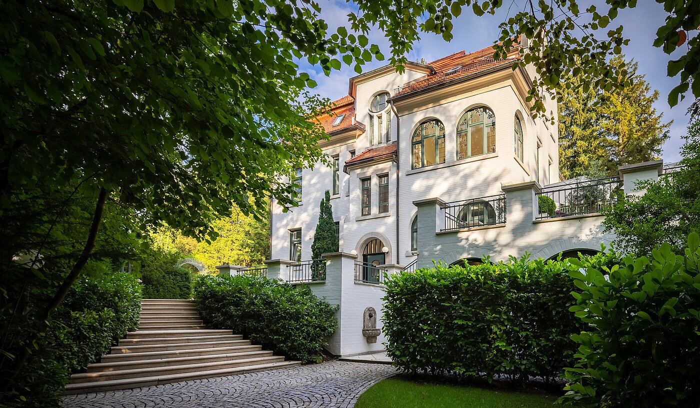 Villa mit 9 Zimmern | Reutlingen | 70231 | Hauptaufgang zur Villa