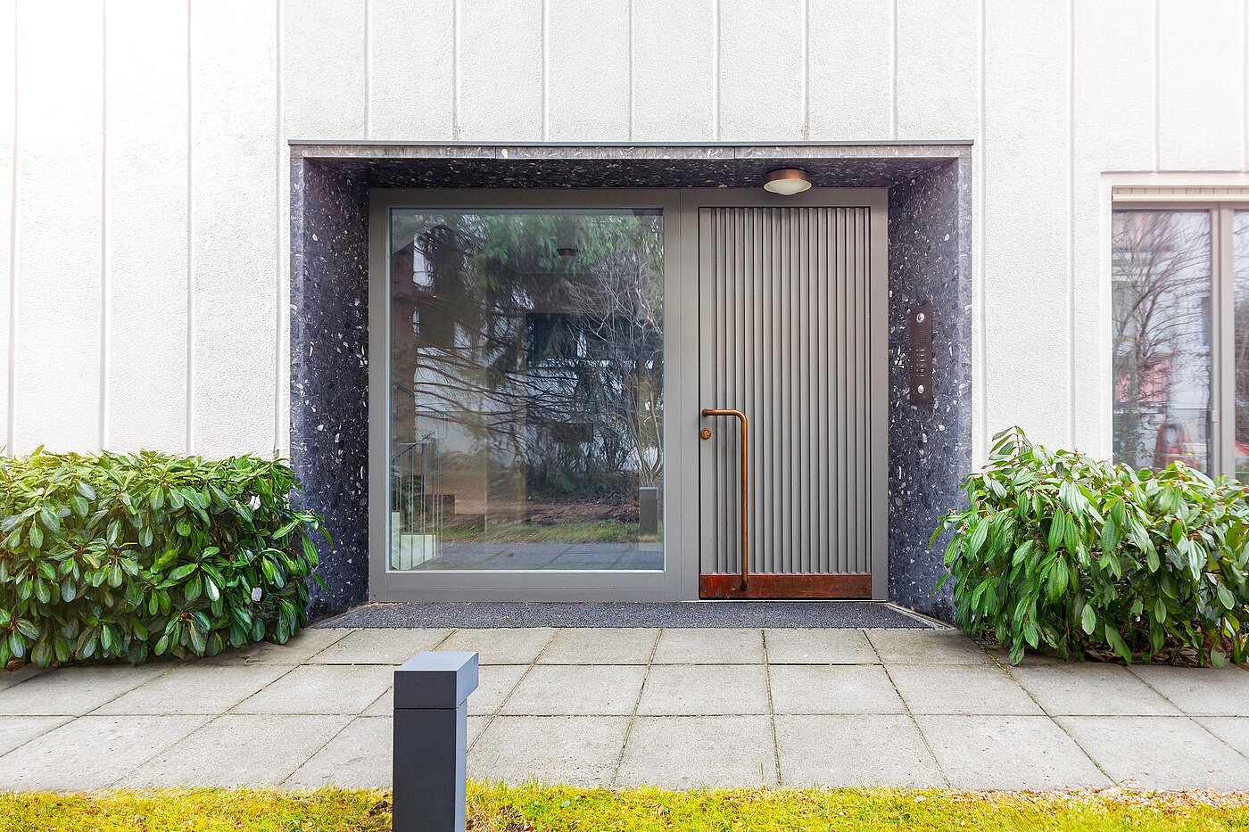 Etagenwohnung mit 2 Zimmern | München-Schwabing | 70195 | Hauseingang