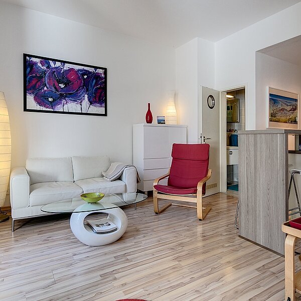 Laim: Ruhige 1,5-Zimmer Wohnung mit sonniger Terrasse