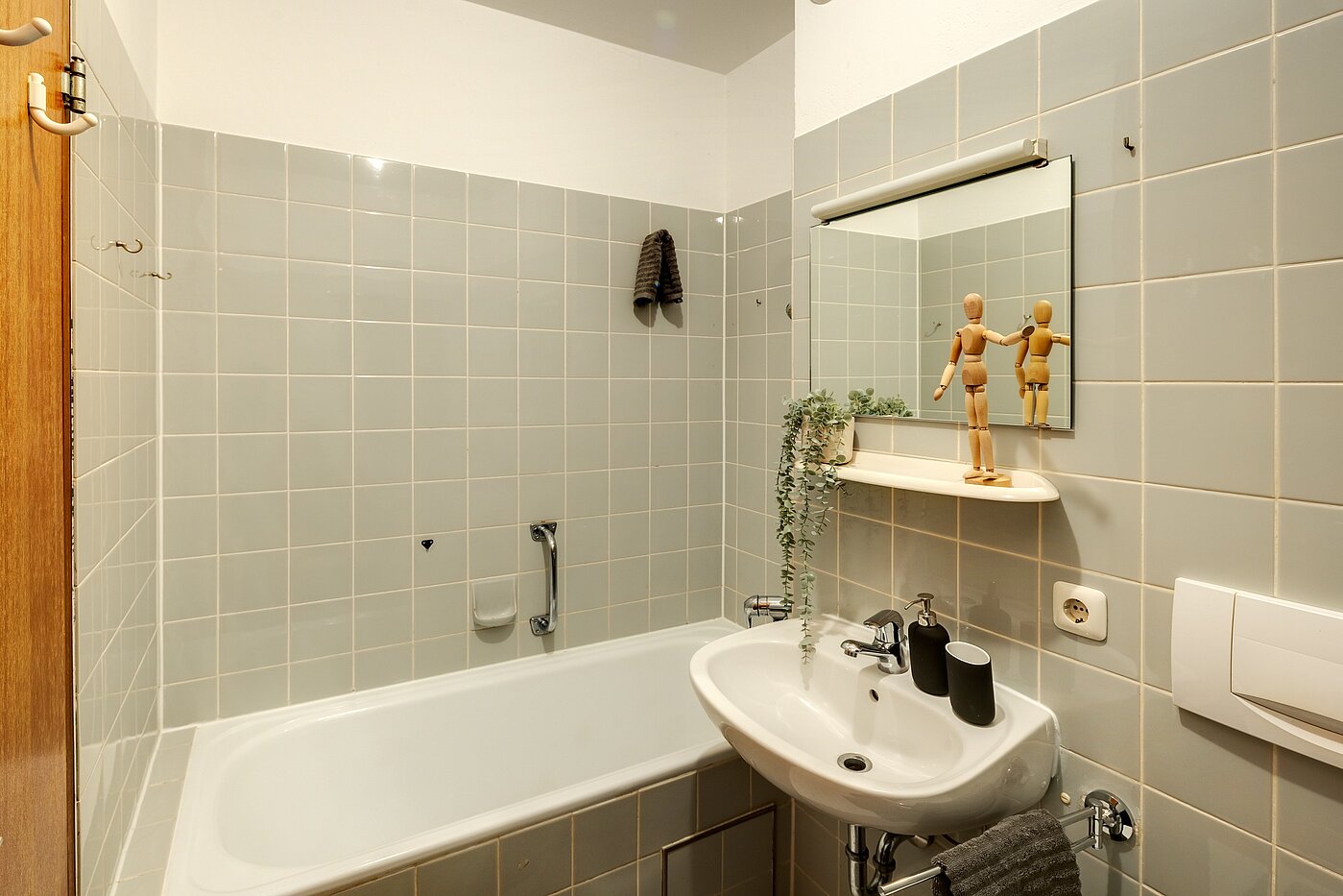 Etagenwohnung mit 1 Zimmer | Herrsching am Ammersee | 2302ML2 | Badzimmer mit Wanne