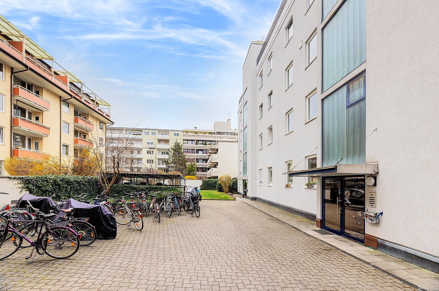 Erdgeschosswohnung mit 2 Zimmern | München-Schwabing | 70394 | Rückgebäude