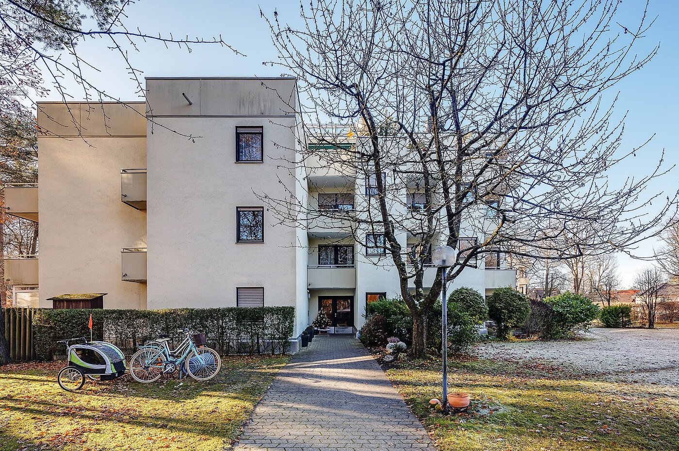 Etagenwohnung mit 4 Zimmern | Eichenau | 1911ML12 | Hauseingang