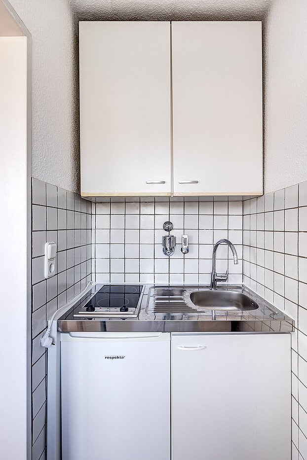 Etagenwohnung mit 2 Zimmern | München-Freimann | 70158 | Kompakte Küche...