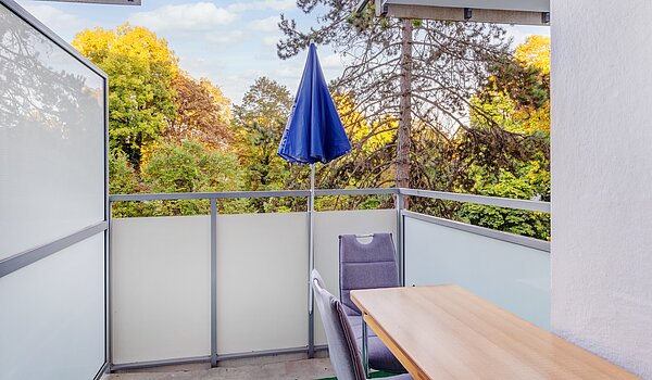 Etagenwohnung mit 1 Zimmer | München-Bogenhausen | 70264 | Balkon mit Blick...