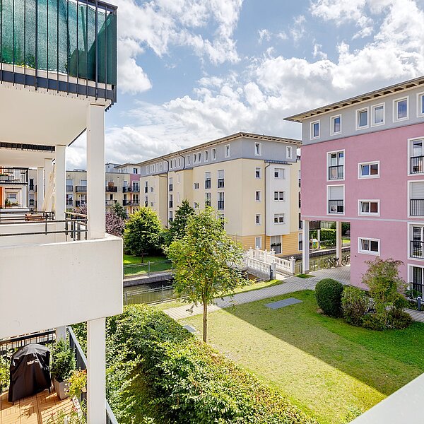 Pasing: Modernes Apartment mit Südbalkon