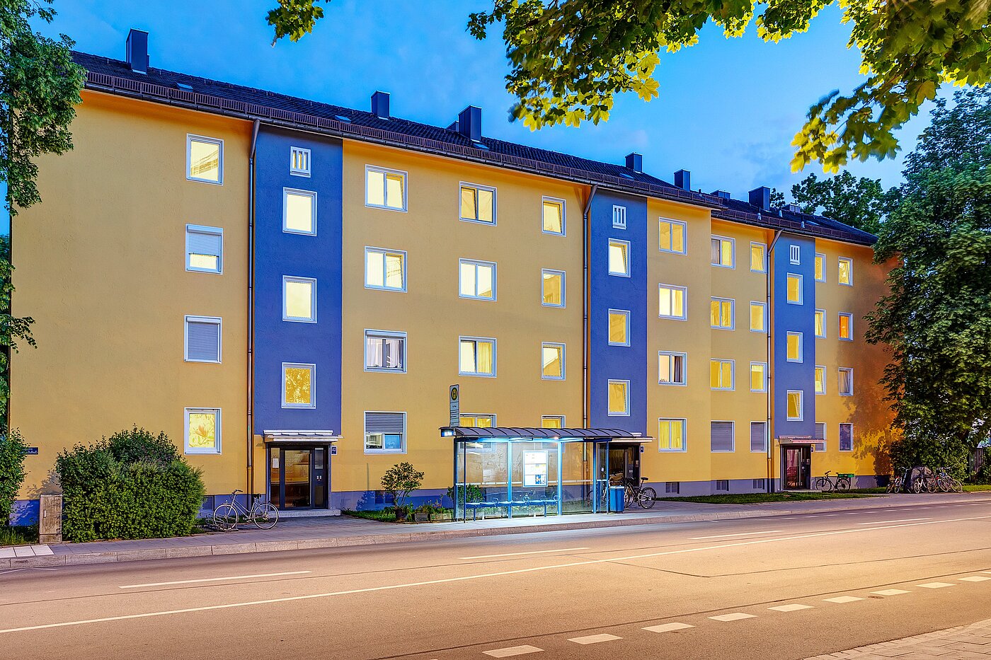 Etagenwohnung mit 2.5 Zimmern | München-Berg am Laim | 70030 | Straßenseite