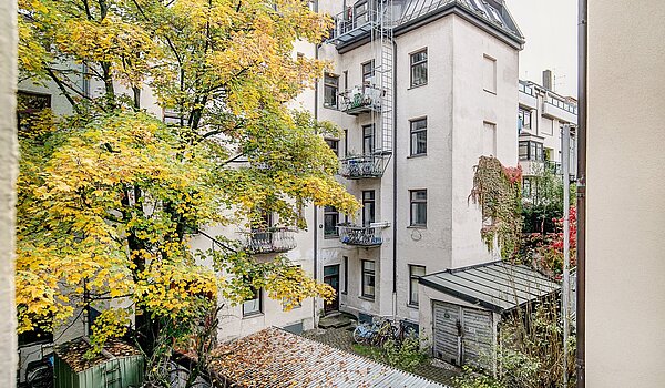 Etagenwohnung mit 4 Zimmern | München-Maxvorstadt | 2011ML2 | Hofansicht