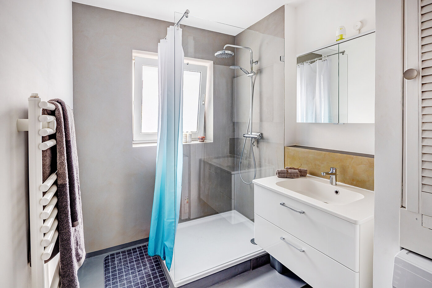 Etagenwohnung mit 3 Zimmern | München-Schwabing | 70292 | Bad mit Fenster