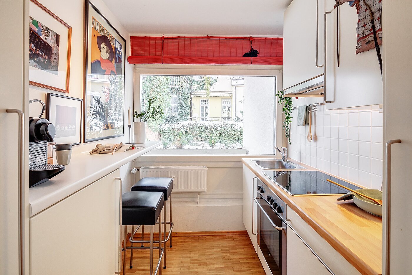 Etagenwohnung mit 2 Zimmern | München-Nymphenburg | 2101ML6 | ...Küche mit Süd/Ost Loggia...