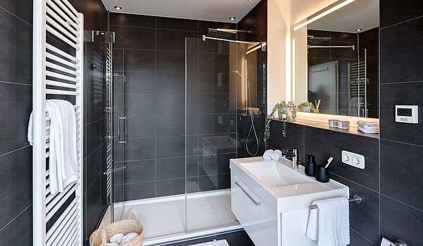 Penthouse mit 3.5 Zimmern | München-Oberföhring | 70237 | En Suite Duschbad...