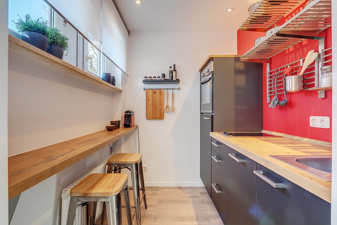 Erdgeschosswohnung mit 2 Zimmern | München-Moosach | 70462 | Barhocker