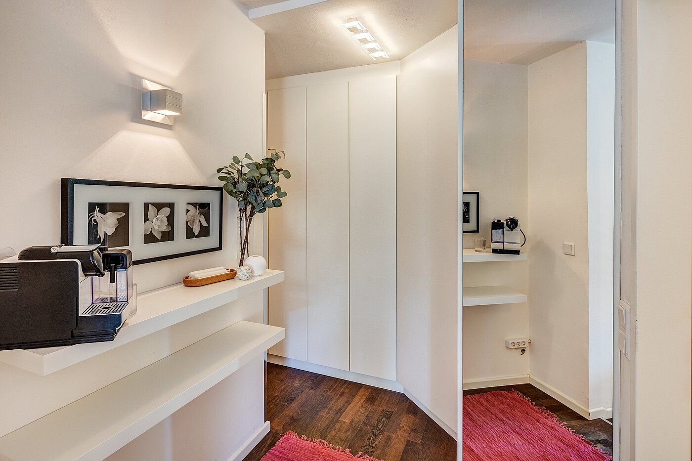 Etagenwohnung mit 1 Zimmer | München-Freimann | 2105ML4 | Flur mit großem Einbauschrank