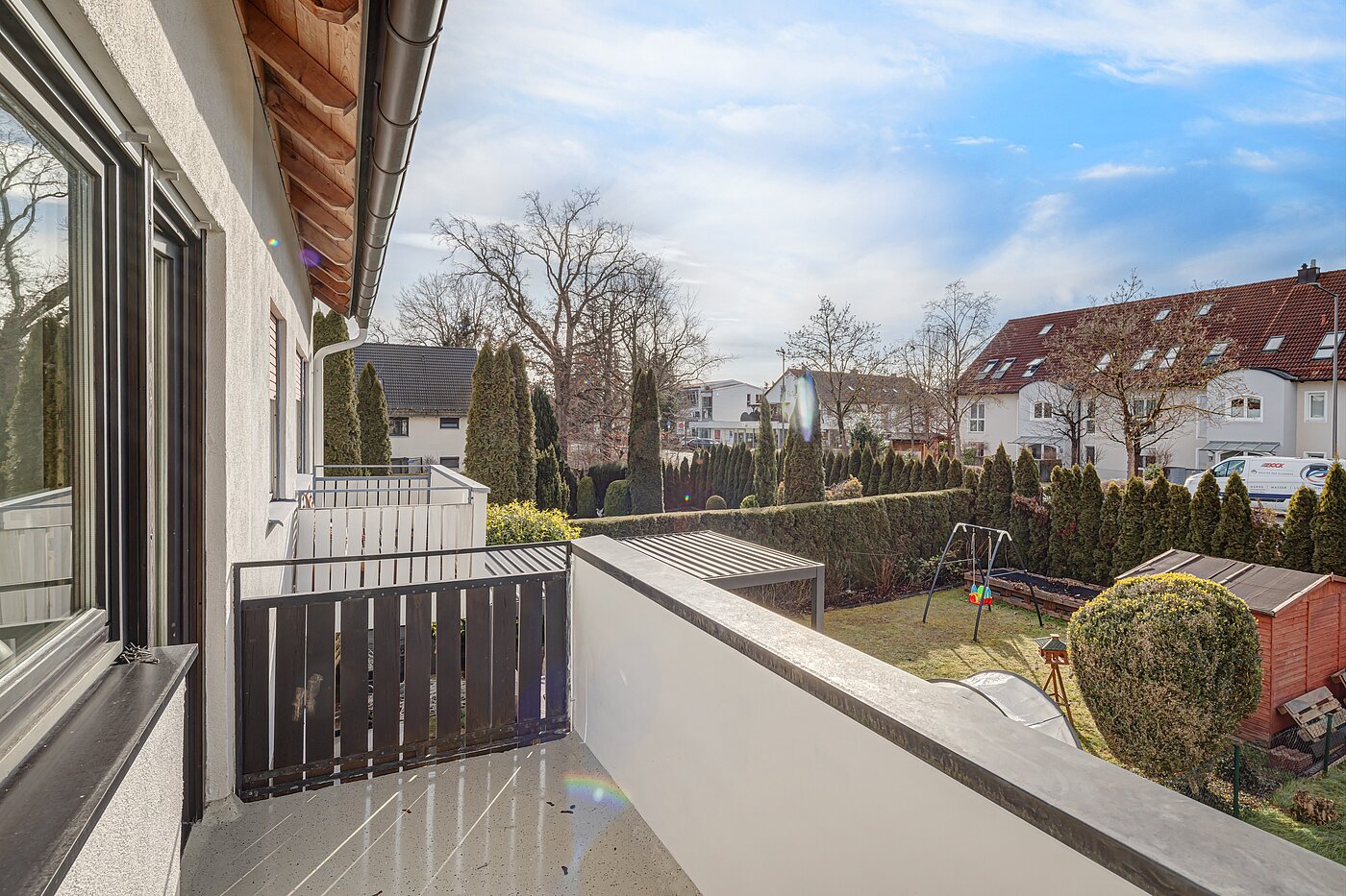 Reihenmittelhaus mit 5 Zimmern | Unterschleißheim | 70187 | ... und Zugang zum Balkon...