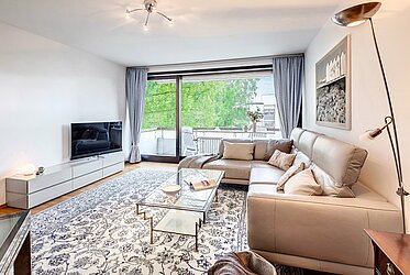 Aschheim: Großzügige 4-Zimmer Wohnung mit 3 Balkonen