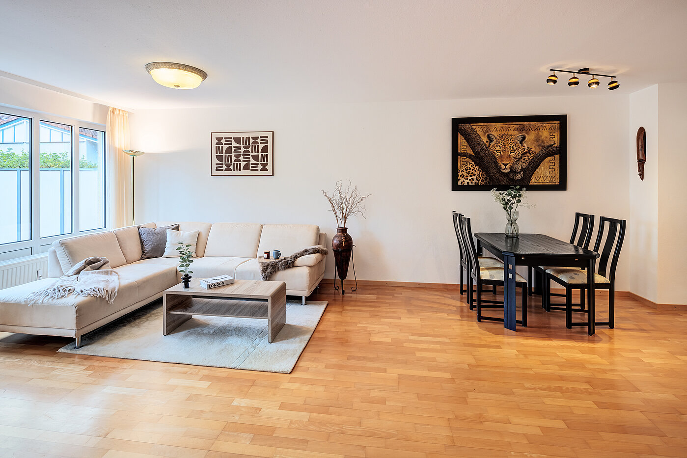 Maisonettewohnung mit 4.5 Zimmern | 70295 | Wohn- und Essbereich