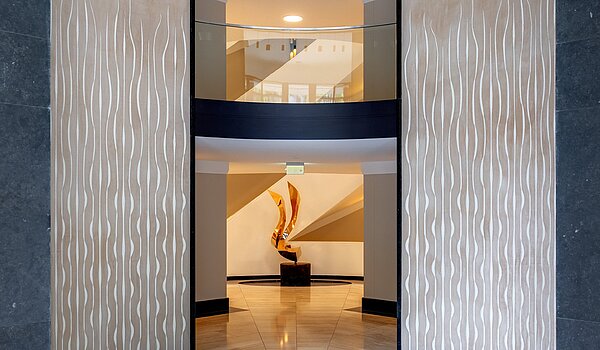 Etagenwohnung mit 3 Zimmern | 70046 | Großzügige Eingangshalle...