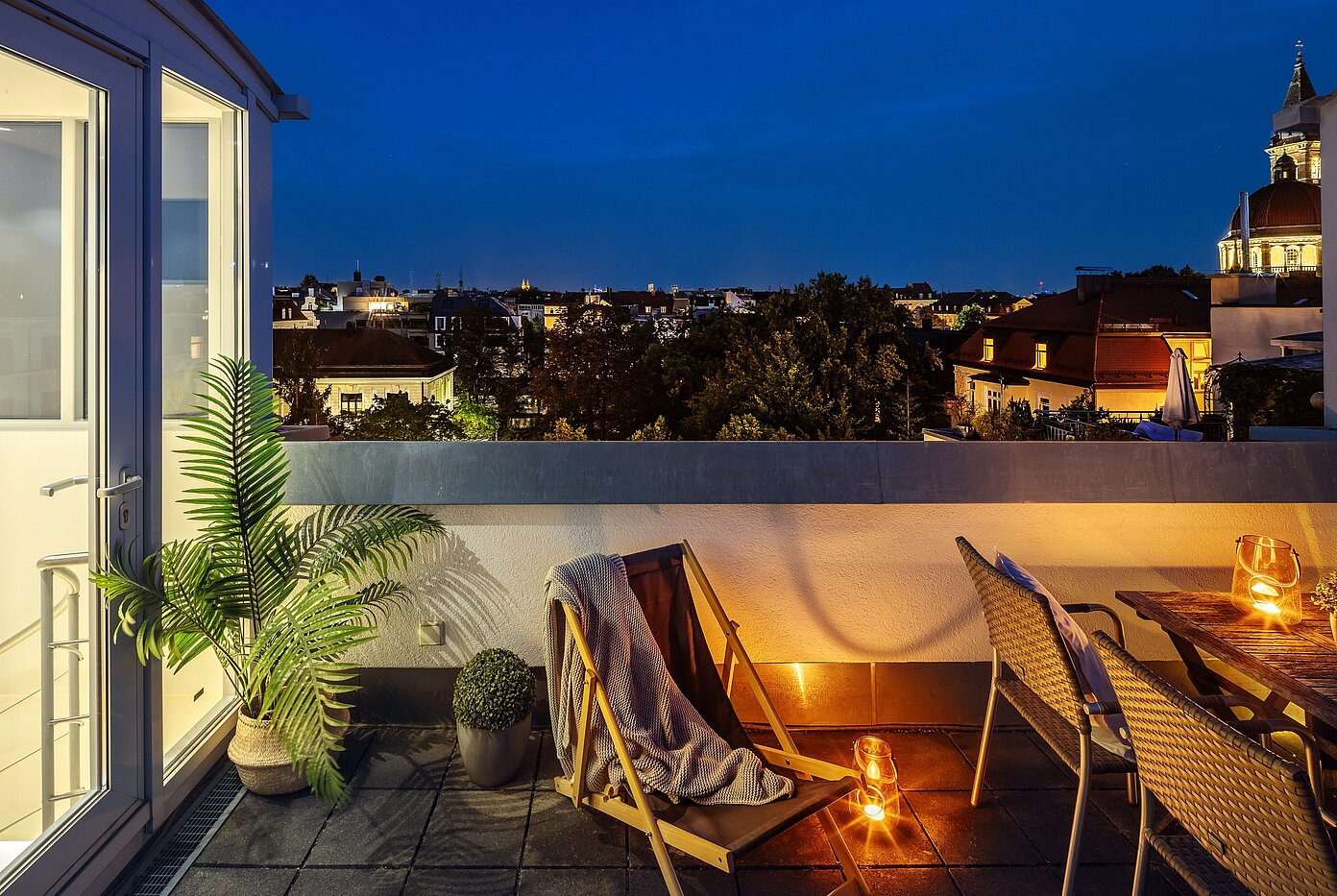Etagenwohnung mit 2 Zimmern | München-Schwabing | 2208ML2 | ...bei Nacht