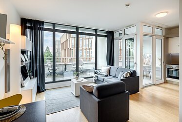 Bogenhausen: Schickes Apartment mit Wintergarten - frei